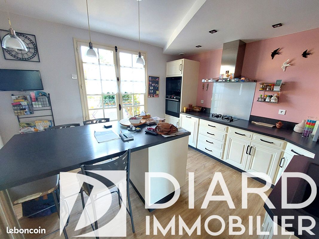 Maison 7 pièces 172 m² · à Argentré-du-Plessis · 172 m² · 271 000 €