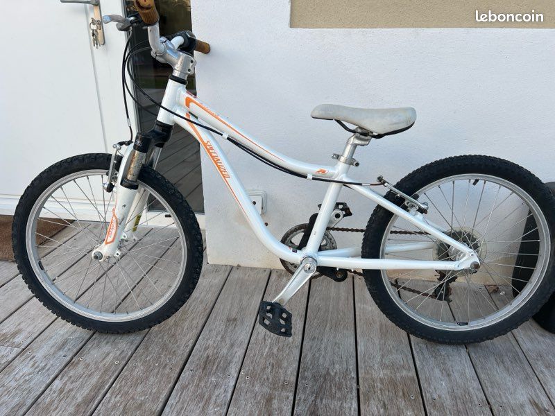 Vélo enfant 20’’ specialized léger et fiable 6/9 ans (image 1)