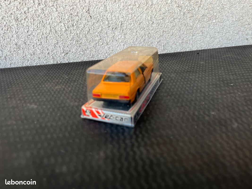 BFM - Norev - Peugeot 505 taxi de New York - 1/43 - Collection