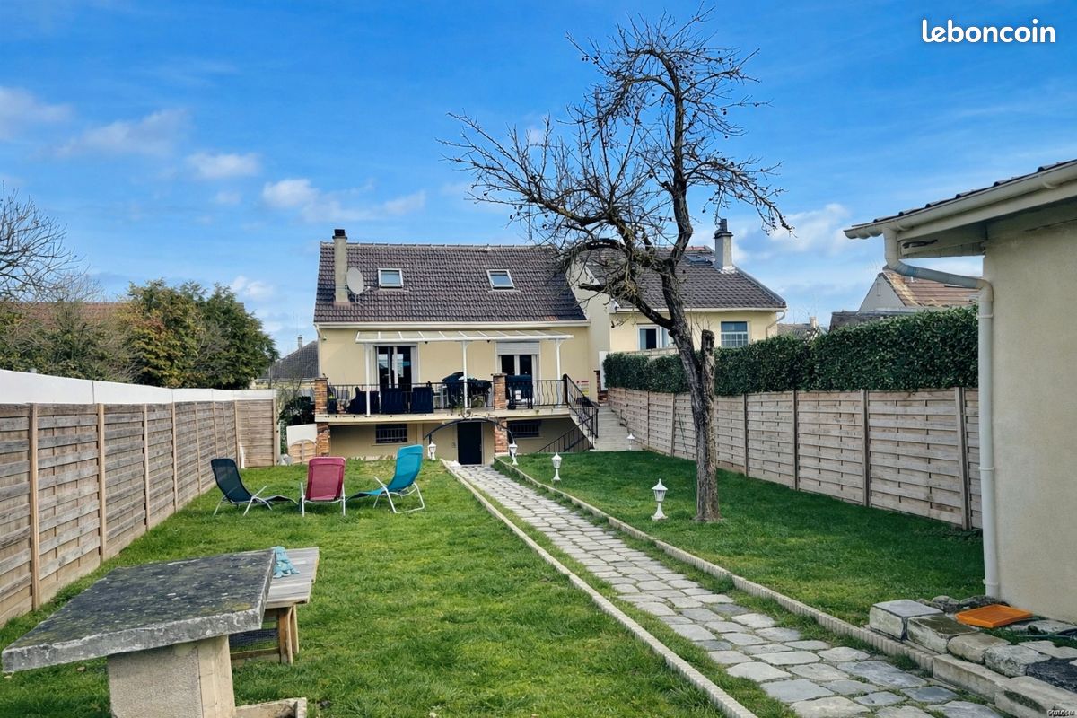 Maison 5 pièces 162 m² · à Montigny-lès-Cormeilles · 162 m² · 400 000 €
