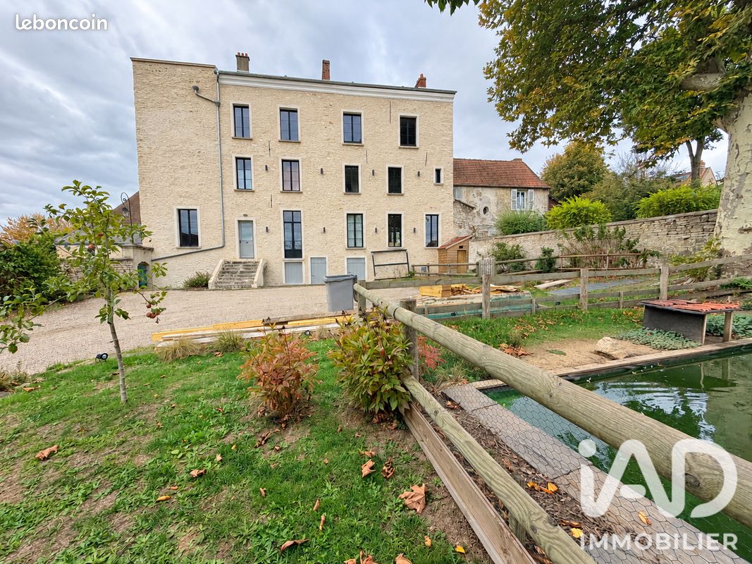 Immeuble 350 m² · à Drocourt · 350 m² · 610 000 €
