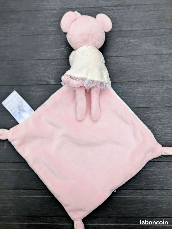 Doudou plat à pois dorés avec une petite souris rose de la marque Mots d'enfants (distribuée par E. Leclerc) (image 3)
