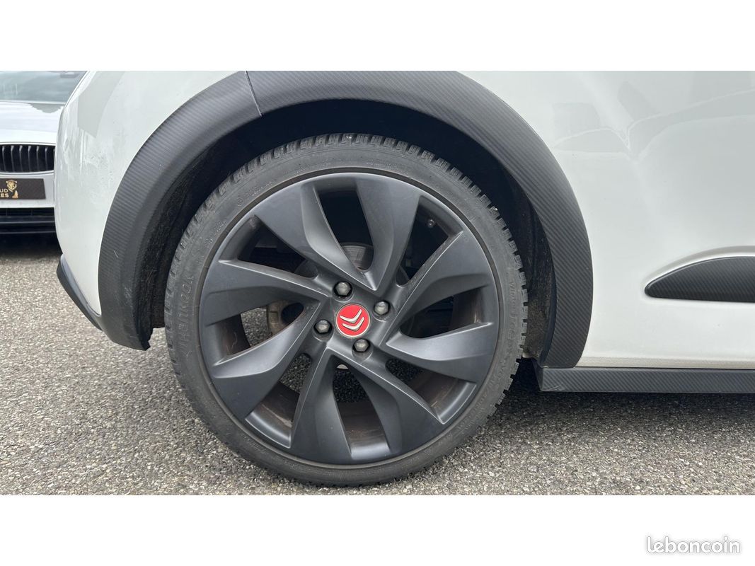 DS DS 3 1.6 THP 16V - 202 BERLINE Racing S. Loeb PHASE 1 (image 19)