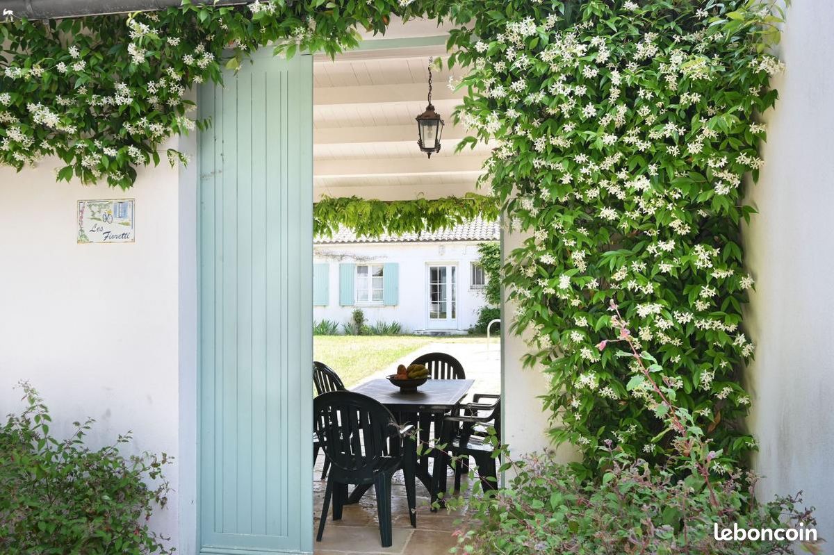 Maison 10 pièces 262 m² · à Les Portes-en-Ré · 262 m² · 2 470 000 €