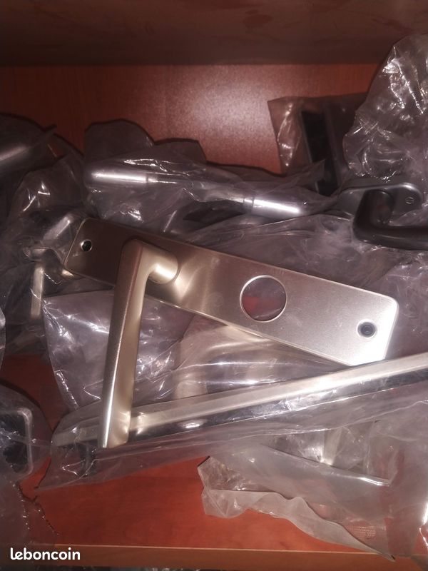 Poigniez de porte (image 2)