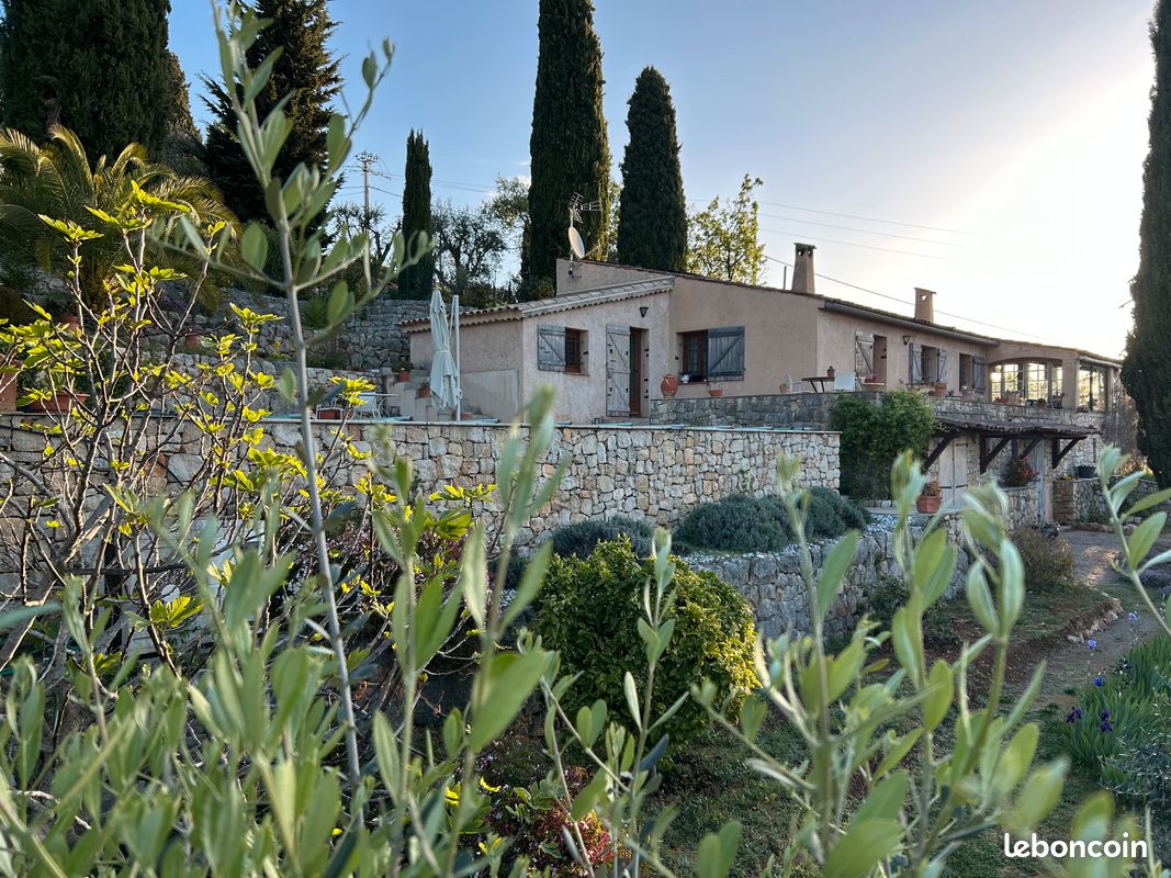 Maison 5 pièces 216 m² · à Spéracèdes · 216 m² · 999 000 €