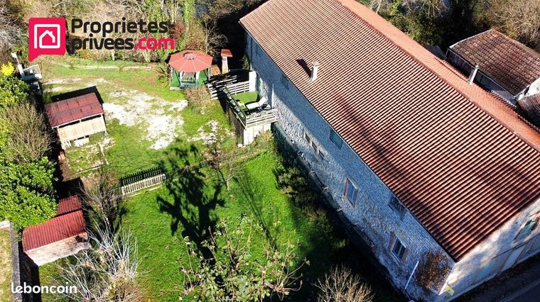 Maison 10 pièces 455 m²