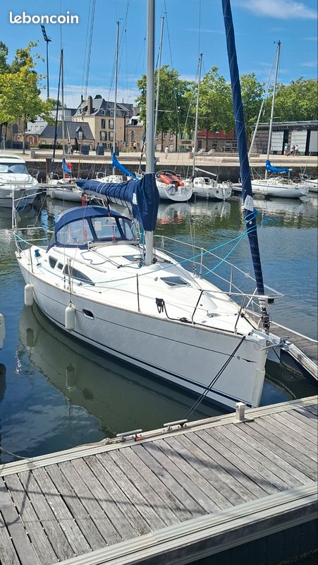 SUN ODYSSEY 32 (JEANNEAU) — View photo 1