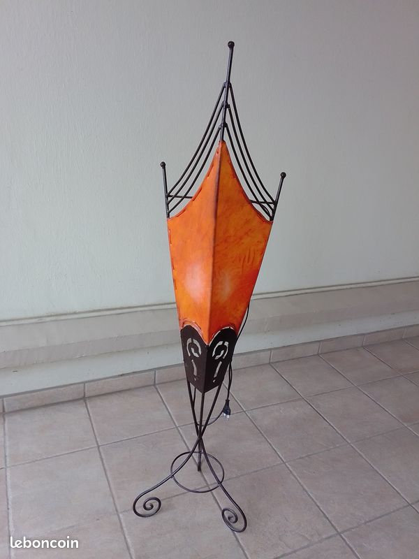 Lampe marocaine en peau (image 1)