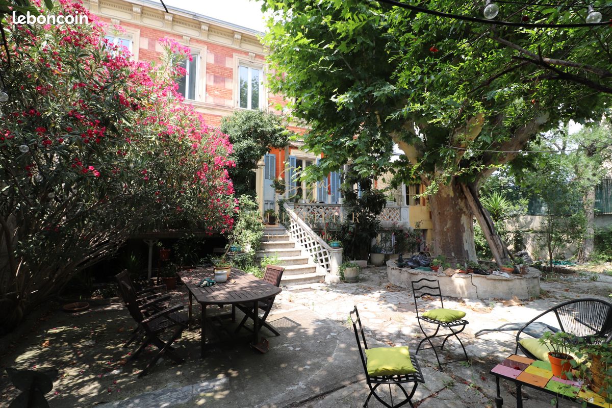 Appartement 4 pièces 130 m² · à Marseille · 130 m² · 280 000 €