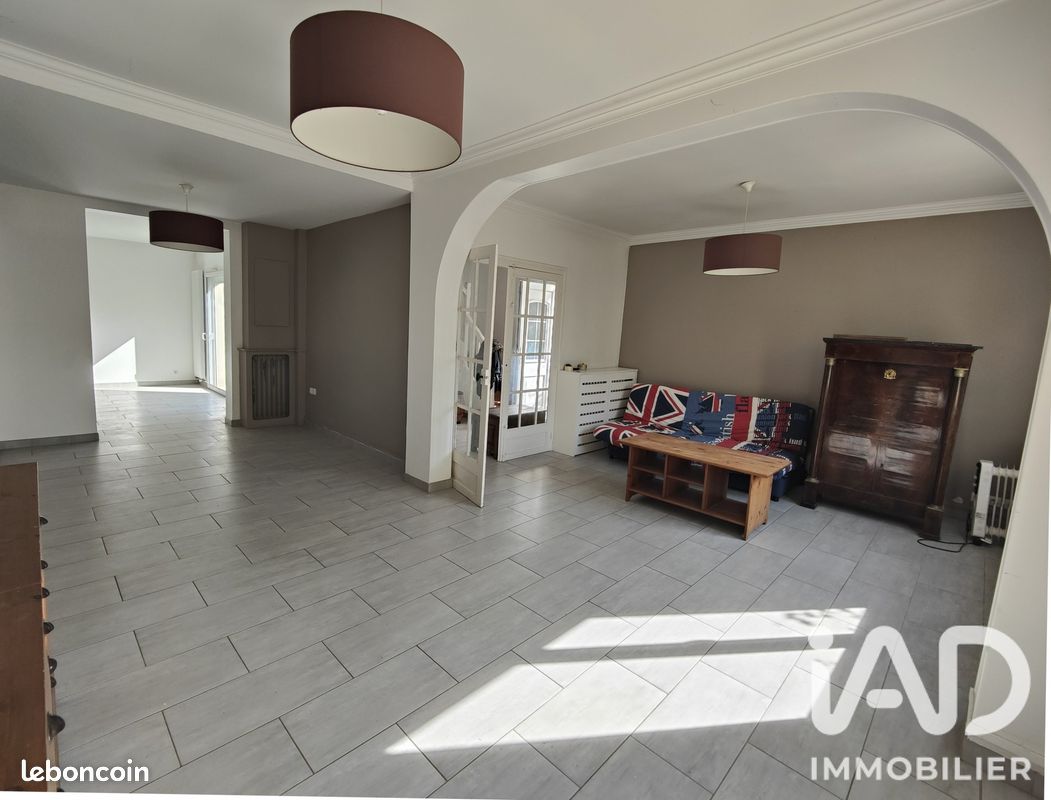 Maison 8 pièces 183 m² · à Saint-Maur-des-Fossés · 183 m² · 745 000 €