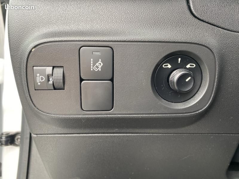 Citroen C3 1.2 PureTech 83ch S&S YOU (image 14)