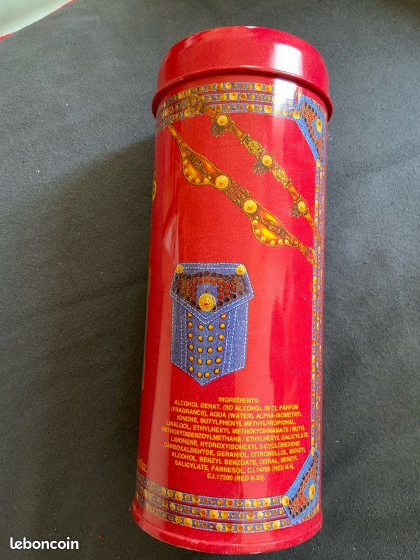 Boite du Versus Versace Red jeans Woman Collection