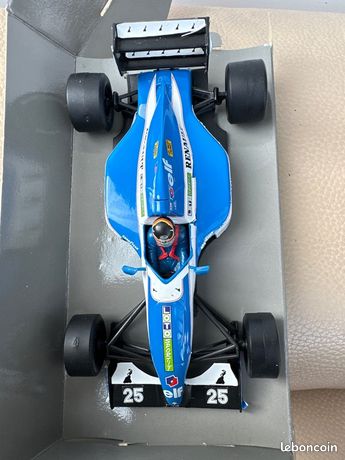 Miniature F1 Ligier Renault JS37 N°25 - 1/24 Onyx - Pilote Boutsen - Gitanes