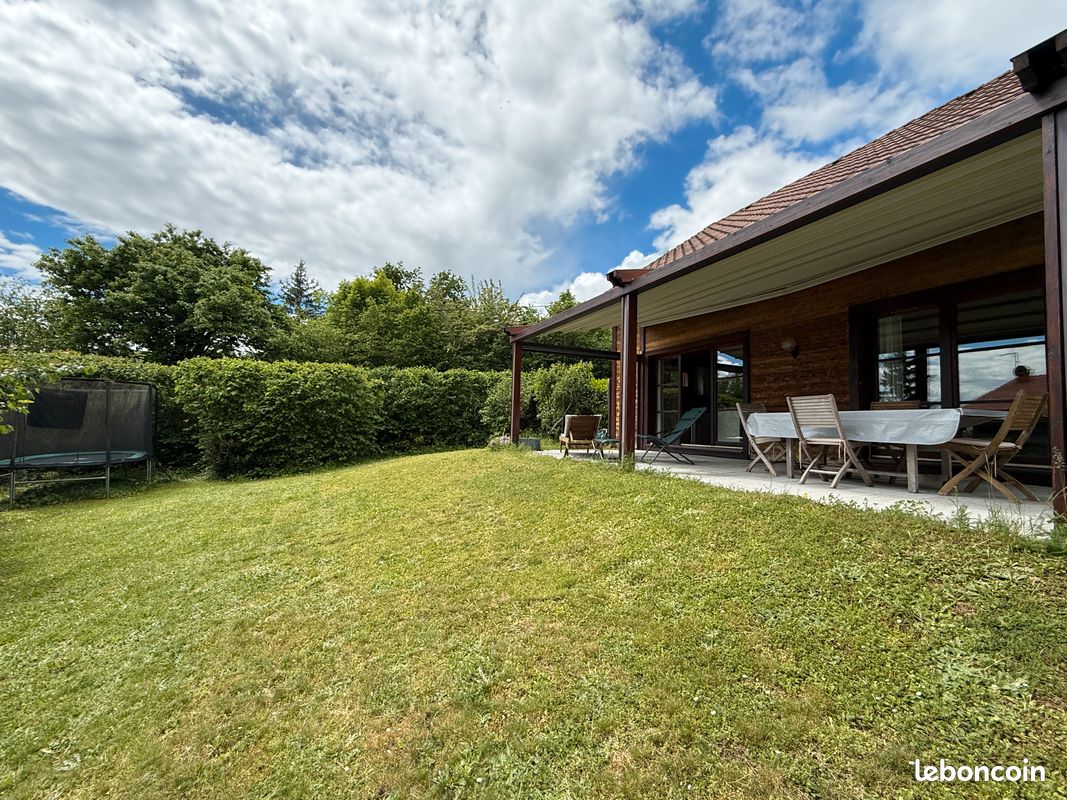 Maison 7 pièces 130 m² · à Grilly · 130 m² · 915 000 €