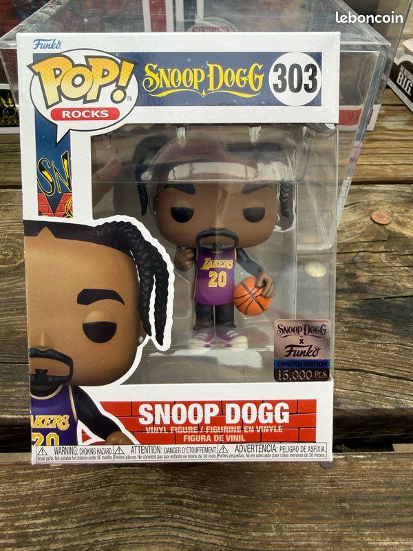 Funko Pop! Snoop Dogg In Purple Lakers Jersey #303 15k LE MINT WT Protector