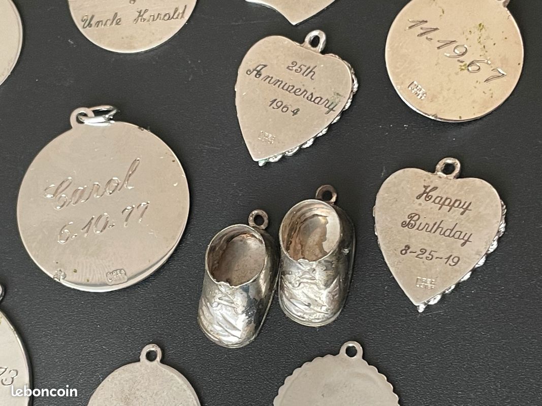 Lot de Médailles et Pendentifs Personnalisées (image 5)