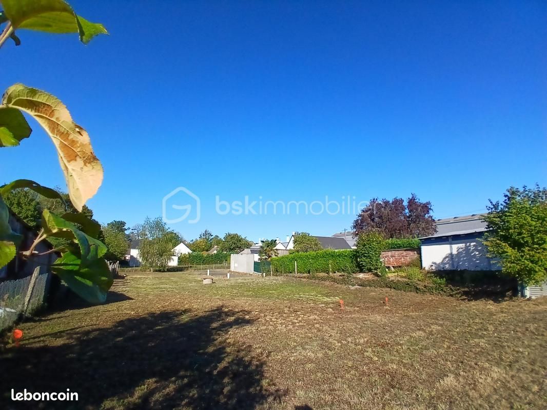 Terrain 232 m² · au Val-Saint-Père · 41 000 €