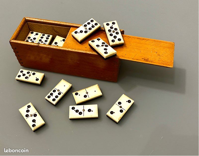 JEU DE DOMINOS ancien os et bois d'ébène - complet 28 tuiles EUR 8,00 - FR