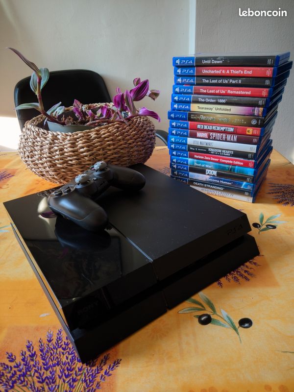 Playstation 4 + manette + 17 jeux (image 1)