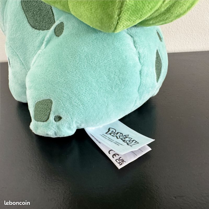 JAZWARES Peluche Pokémon Bulbizarre 20 Cm – Officielle, Douce Et Collector