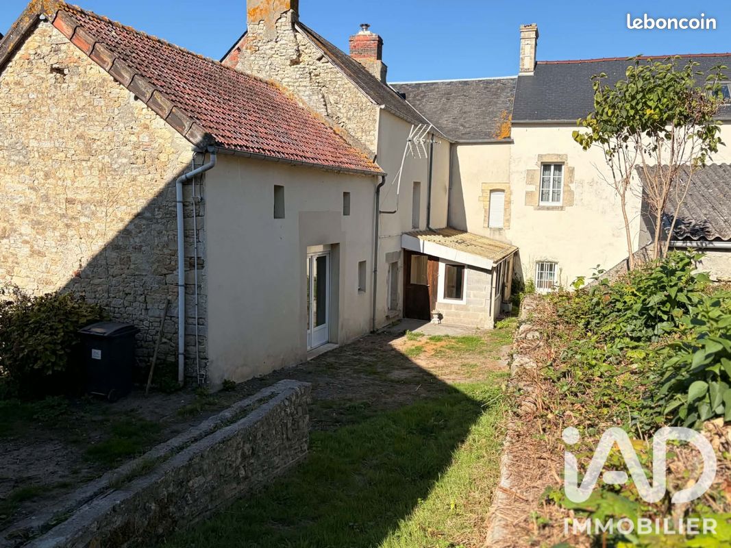Maison 5 pièces 156 m² · à Formigny la Bataille · 156 m² · 160 000 €