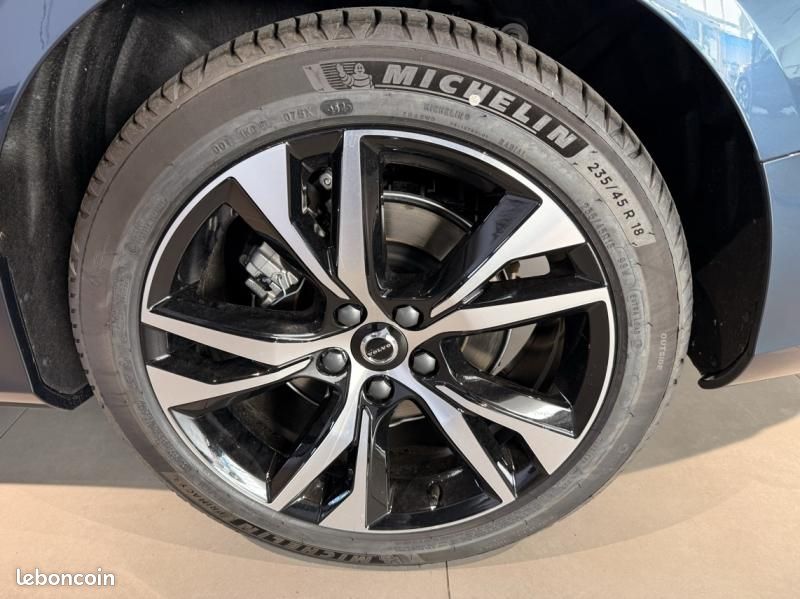 Volvo V60 B4 197ch Plus Style Dark DCT 7 (image 15)