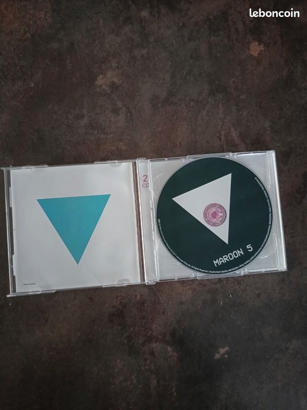 MAROON 5 - Red Pill Blues (image 2)