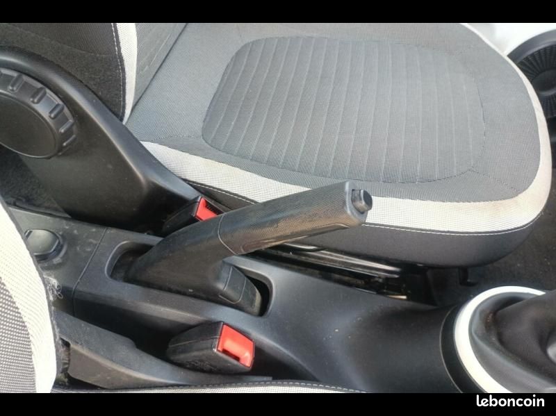 Renault Twingo 1.0 SCe 65ch Equilibre (image 19)