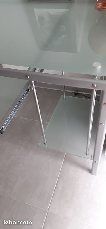 Bureau (image 1)