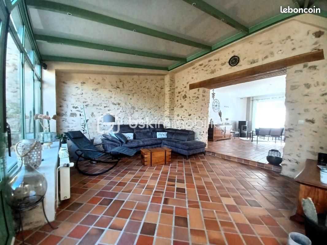 Maison 7 pièces 224 m² · à Villeneuve-le-Comte · 224 m² · 425 000 €