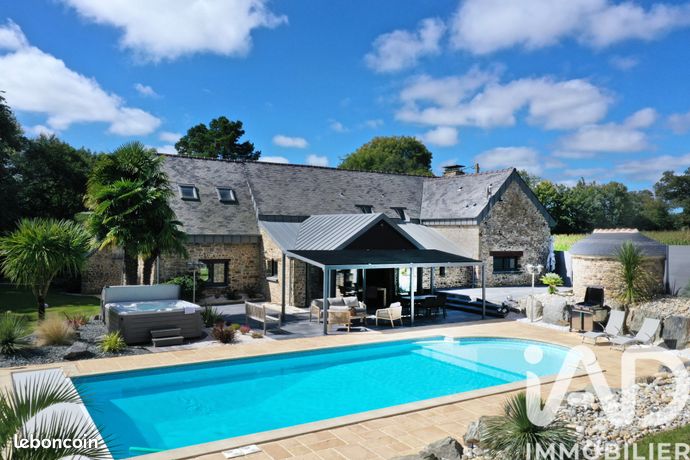 Propriété 8 pièces 218 m²