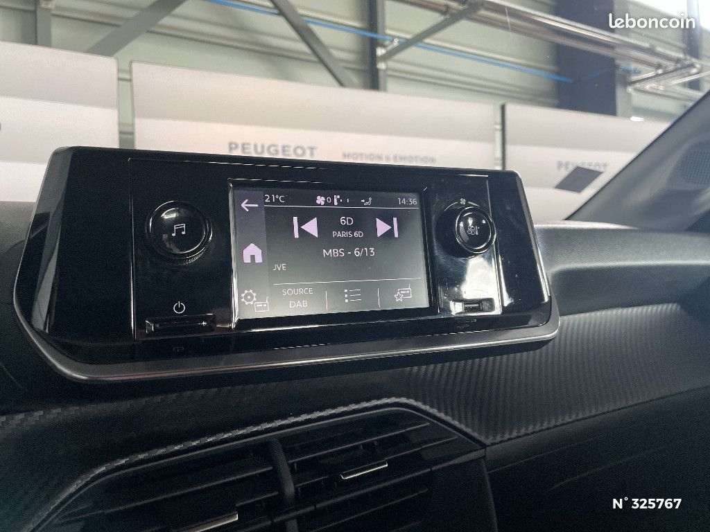 Peugeot 208 PURETECH 75 S&S BVM5 LIKE (image 13)