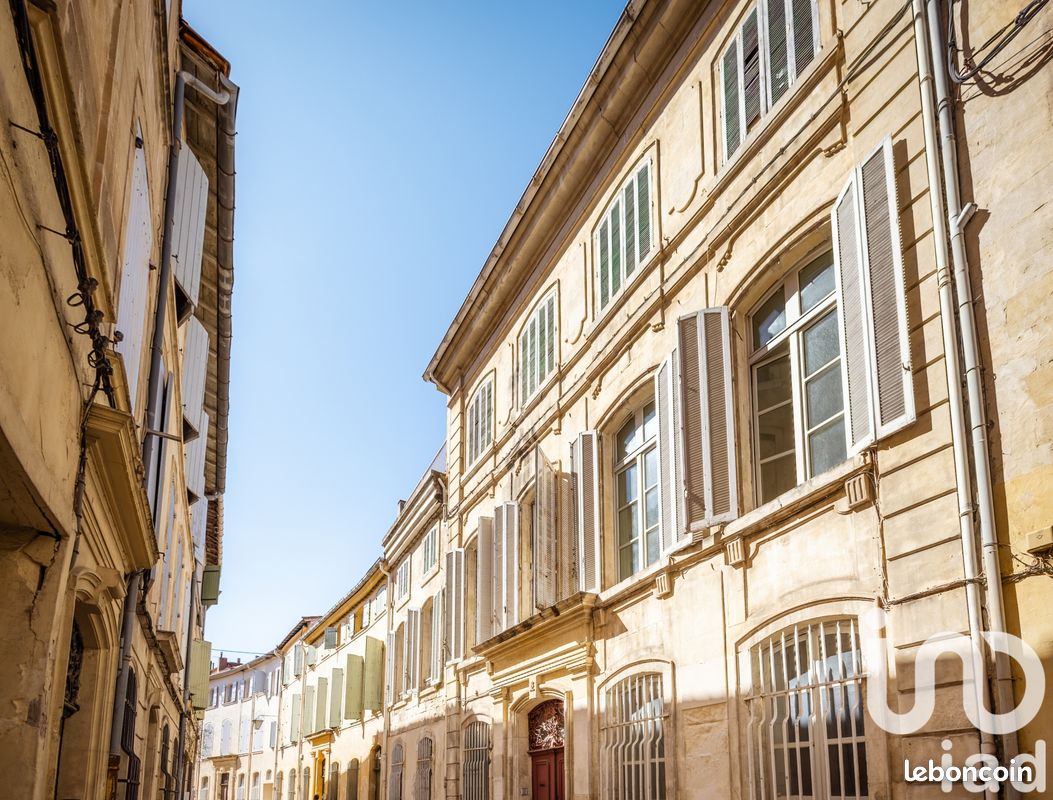 Local commercial 389 m² · à Tarascon · 389 m² · 292 000 €