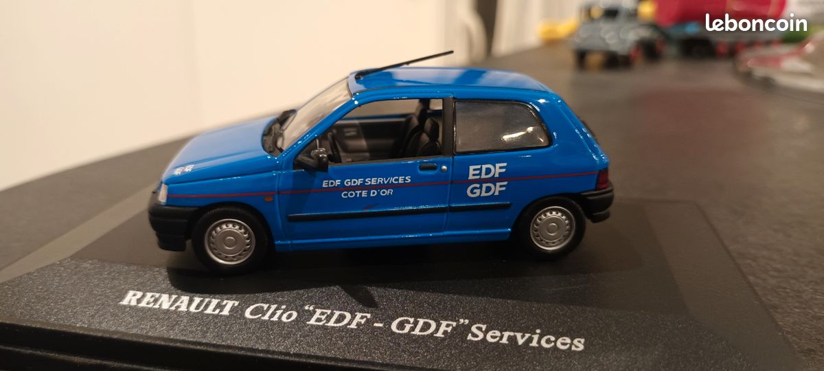 RENAULT Clio EDF GDF Services Cote d'Or Universal Hobbies 1/43 en boite