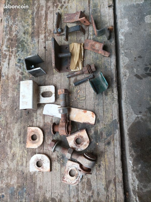 Gonds et butées pour portails (image 1)