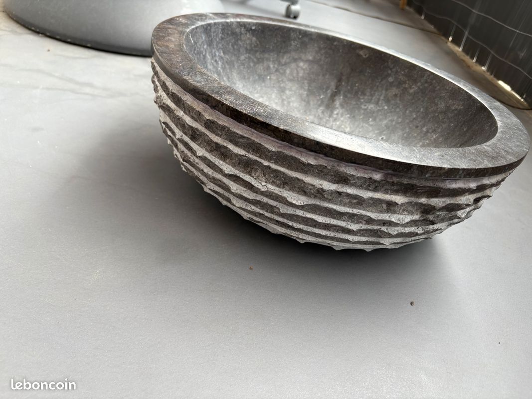 Vasque en marbre à poser (image 1)
