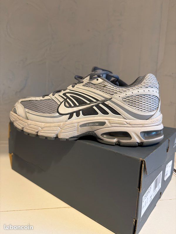 Nike Nike Air Max Moto 2K en 43 TBE (image 1)