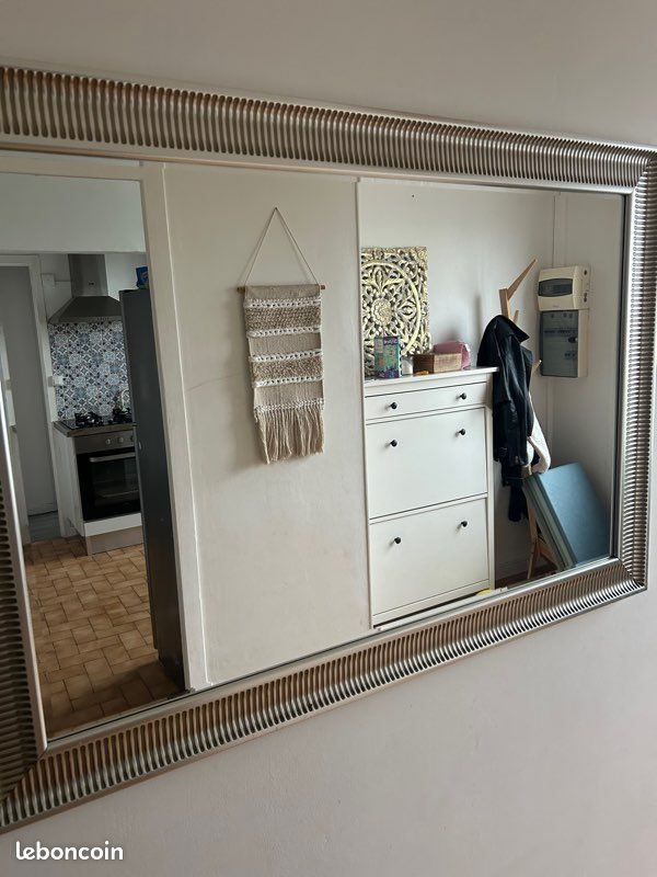 Miroir ikea à saisir (image 1)
