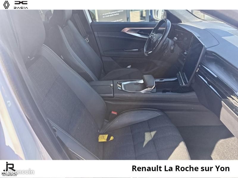 Renault Austral 1.2 E-Tech full hybrid 200ch Iconic (image 8)