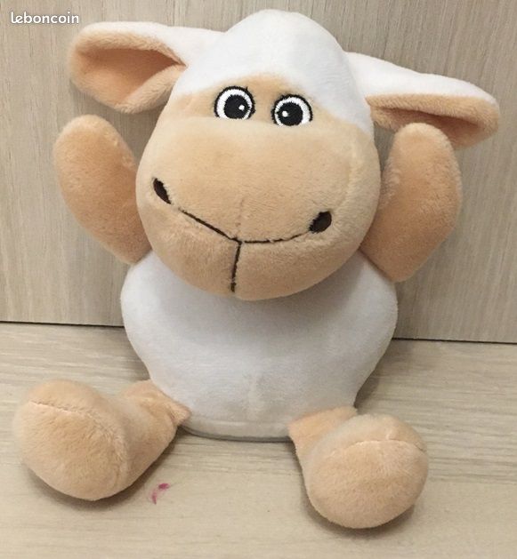 Peluche interactive mouton (image 1)