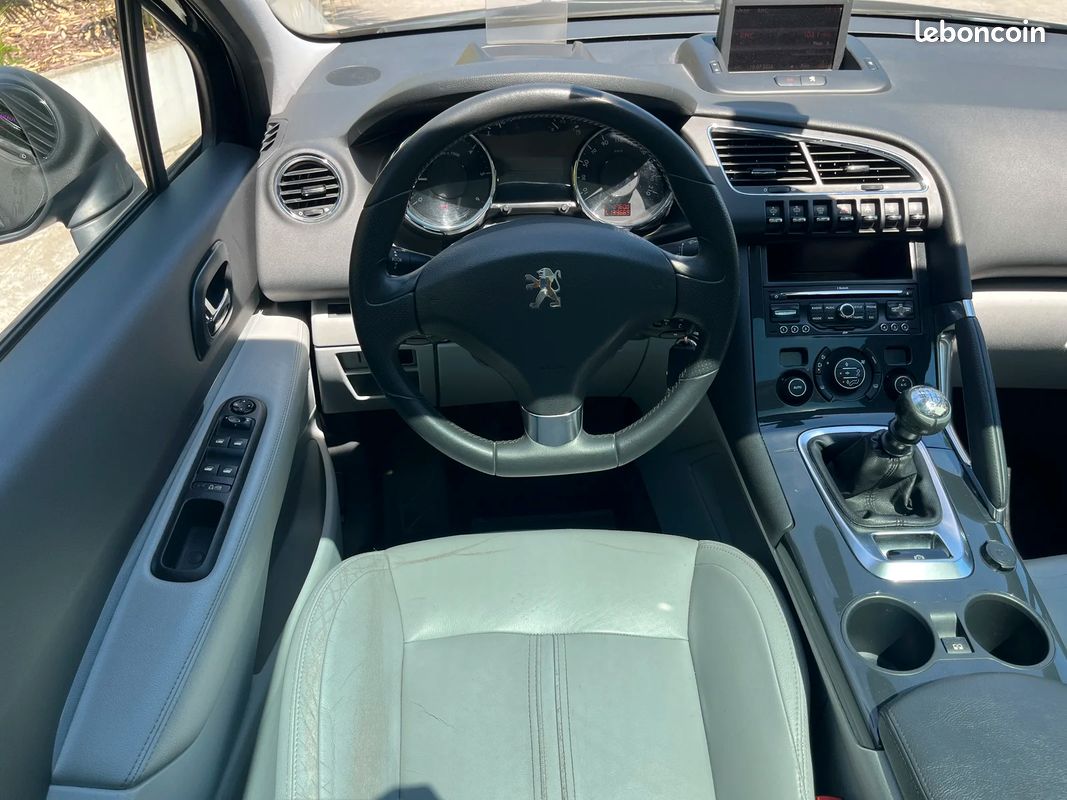 Peugeot 3008 2.0 HDI 150CH Féline / 1ERE MAIN / ENTRETIEN COMPLET / FULL OPTIONS / TOIT PANORAMIQUE (image 19)