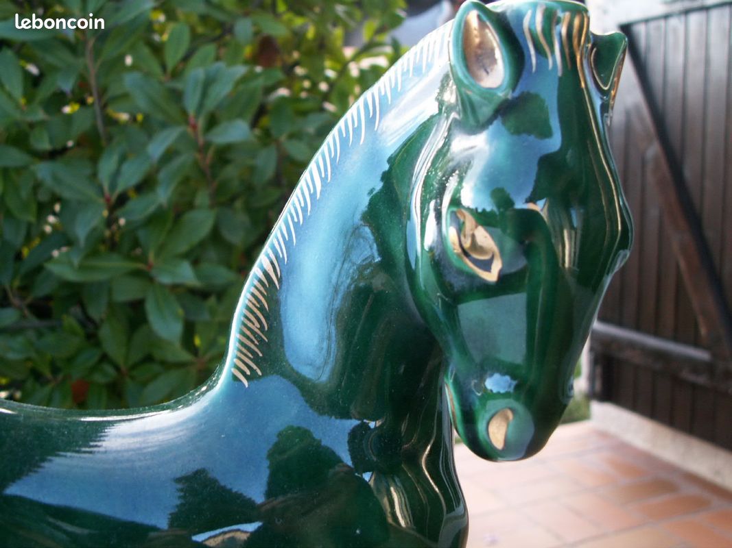 Broche Vintage ART DÉCO Cheval En Bakélite Vert Kaki & Beige - Années 40 - Occasion