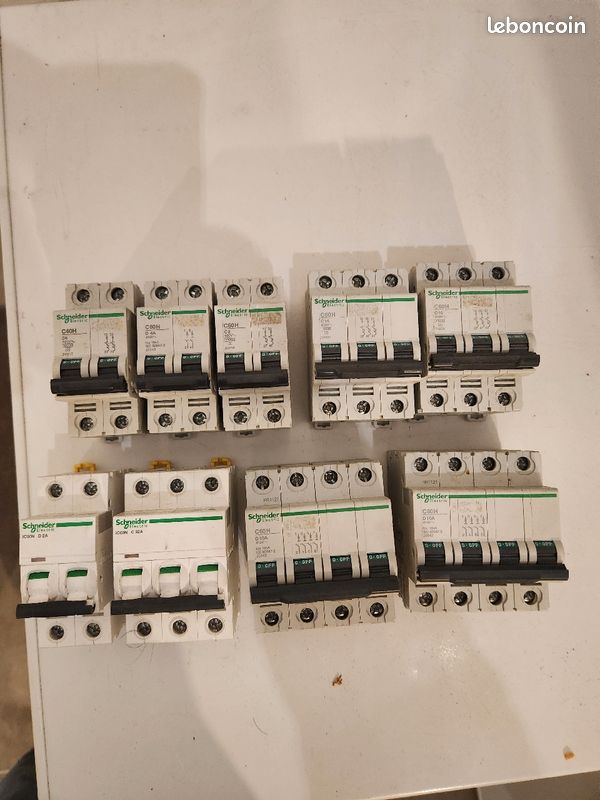 Disjoncteur 400 v scheider (image 2)