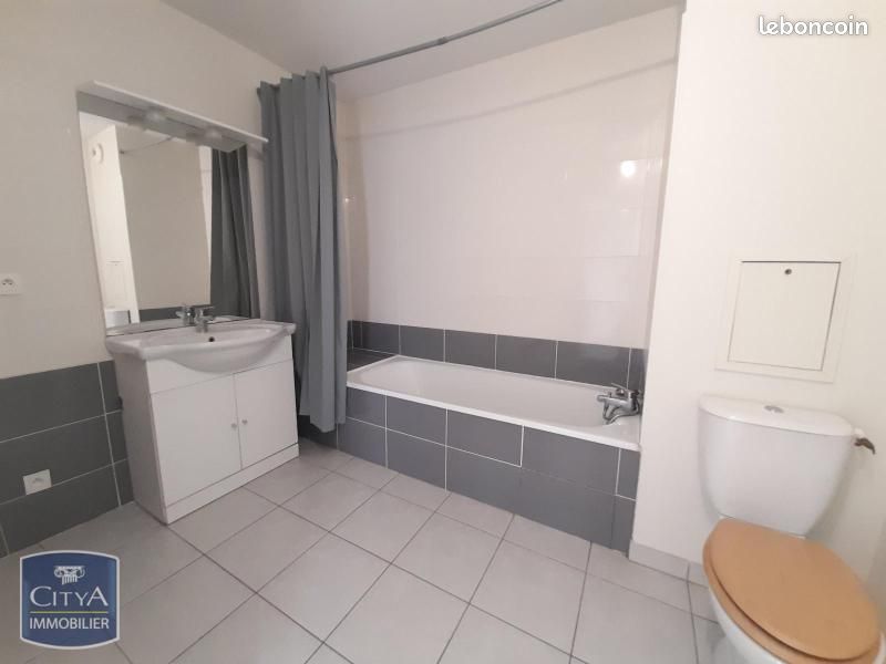 Appartement a louer bourgoin-jallieu - 2 pièce(s) - 43 m2 - Surfyn