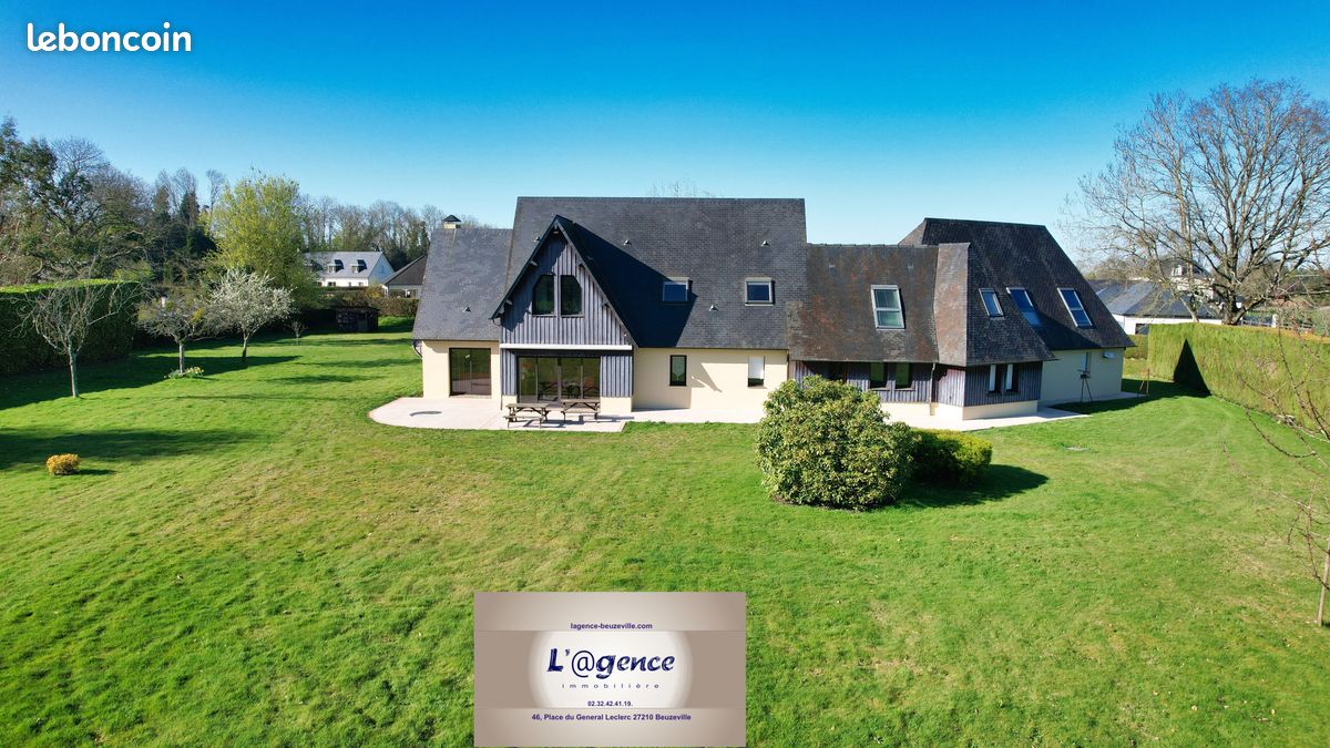 Maison 8 pièces 280 m² · à Beuzeville · 280 m² · 588 000 €