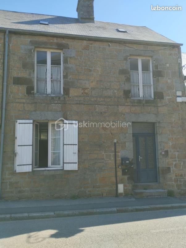 Maison 4 pièces 77 m² · à Carrouges · 77 m² · 35 000 €