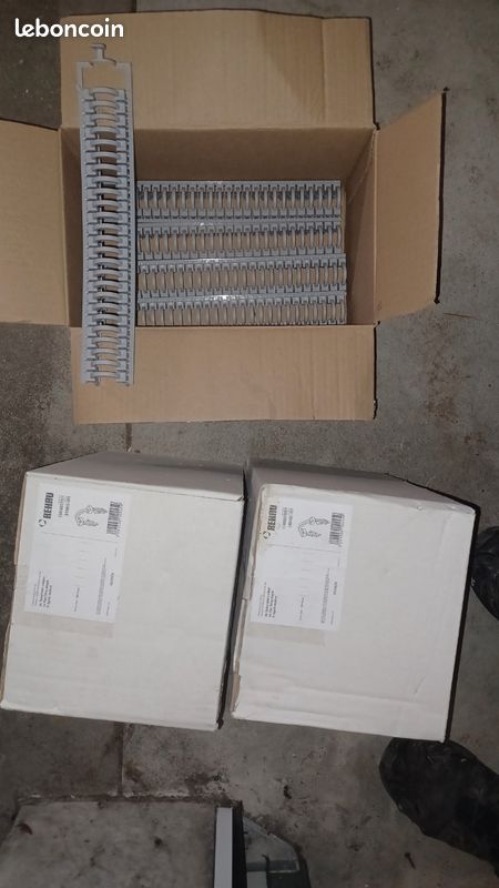 Lot d’agrafes REHAU Medium pour plancher chauffant – Réf. 13406031001 (image 1)