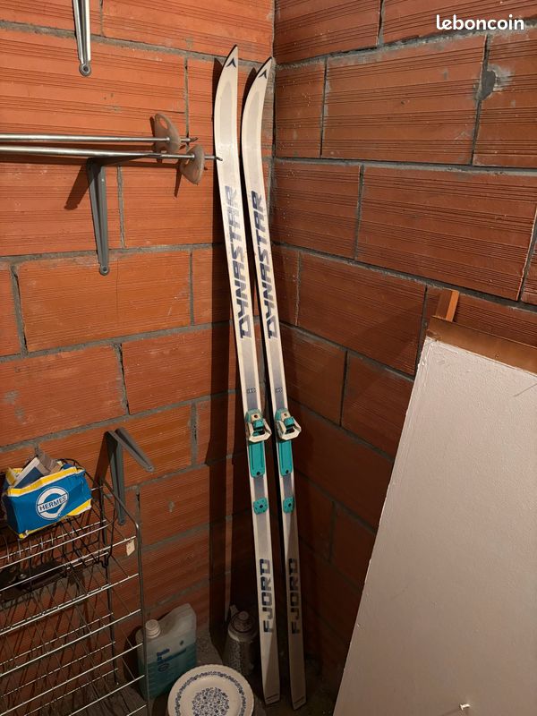 Vieux skis (image 3)