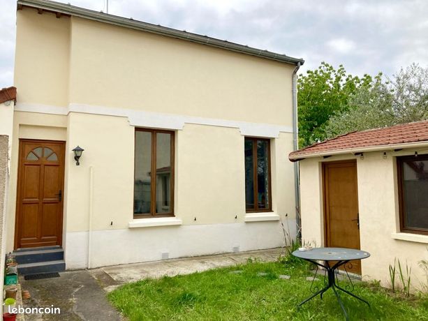 A louer 2 pièces 44m2 sur jardin avec dépendance
